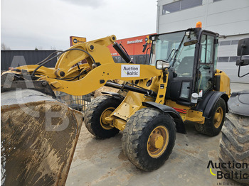 Utovarivač točkaš CATERPILLAR 906M