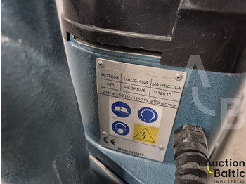 Kunzle & Tasin Pegasus Kunzle & Tasin Pegasus: slika 5 Kunzle & Tasin Pegasus Kunzle & Tasin Pegasus: slika 5