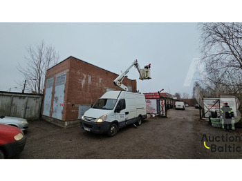 Vazdušna platforma montirana na kamion IVECO Daily