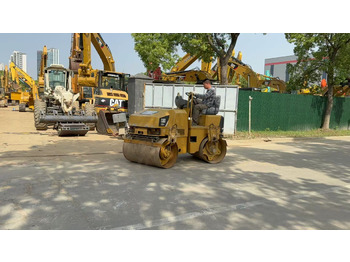Valjak CATERPILLAR CB24B