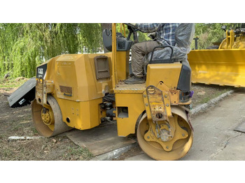 CATERPILLAR CB24B CATERPILLAR CB24B: slika 2