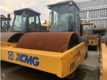 Valjak XCMG XS263S