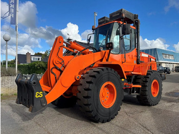 Utovarivač točkaš DOOSAN DL250
