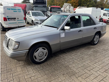 Limuzina MERCEDES-BENZ