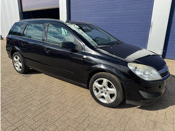 Automobil OPEL