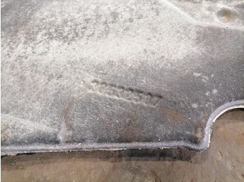 Univerzalni deo za Kamion Volvo Noise reduction mat under the cab 20532507: slika 4 Univerzalni deo za Kamion Volvo Noise reduction mat under the cab 20532507: slika 4