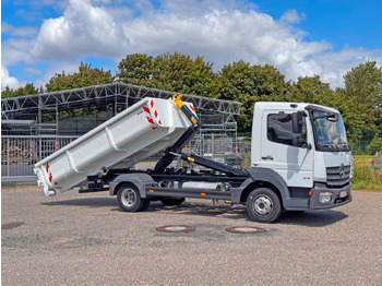 Kamion sa hidrauličnom kukom MERCEDES-BENZ