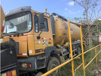 Kamion cisterna MAN 33.364