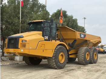 Zglobni kiper CATERPILLAR 745