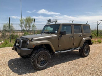 Automobil JEEP