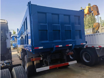 Istovarivač Sinotruk HOWO 8*4 Dump truck: slika 4