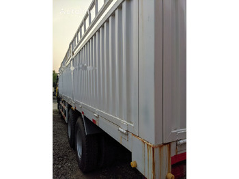 Kamion sa tovarnim sandukom Sinotruk HOWO 8*4 Fence Truck: slika 5