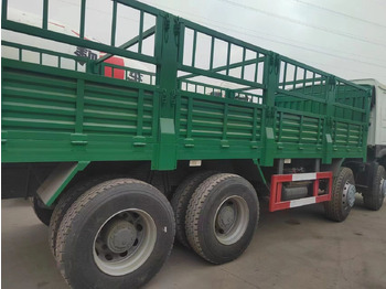Kamion sa tovarnim sandukom Sinotruk HOWO 8*4 Fence Truck: slika 5