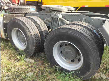 Tegljač Sinotruk HOWO 371 6*4 Tractor: slika 3