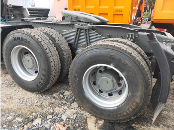 Tegljač Sinotruk HOWO A7 6*4 Tractor: slika 4