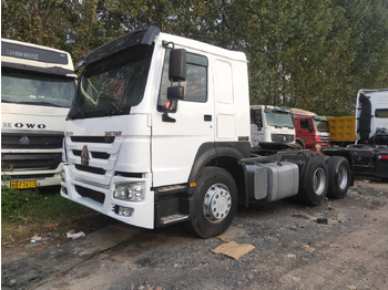 Tegljač SINOTRUK HOWO