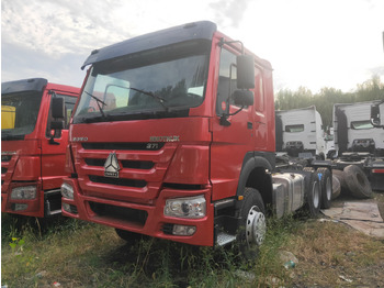 Tegljač SINOTRUK HOWO