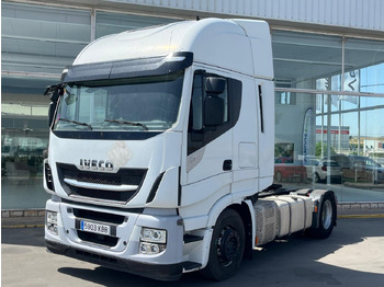 Tegljač IVECO