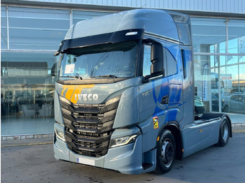 Tegljač IVECO S-WAY