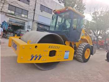 Valjak za puteve XCMG XS223J