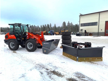 Utovarivač točkaš KUBOTA R090