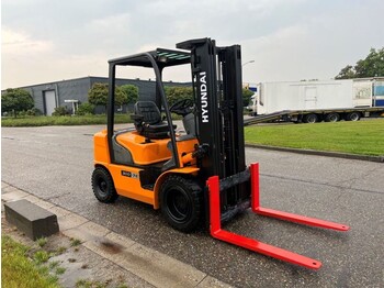 Dizel viljuškar Hyundai 30D-7E: slika 3 Dizel viljuškar Hyundai 30D-7E: slika 3