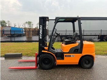 Dizel viljuškar Hyundai 30D-7E: slika 2 Dizel viljuškar Hyundai 30D-7E: slika 2