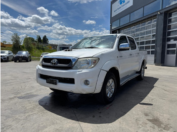 Pikap TOYOTA Hilux