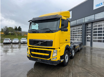 Kamion sa golom šasijom i zatvorenom kabinom VOLVO FH 500