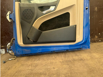 Vrata i delovi za Kamion Actros MP4 Beifahrertür Blau, Spiegel, Innenverkleidung LN 41: slika 4 Vrata i delovi za Kamion Actros MP4 Beifahrertür Blau, Spiegel, Innenverkleidung LN 41: slika 4