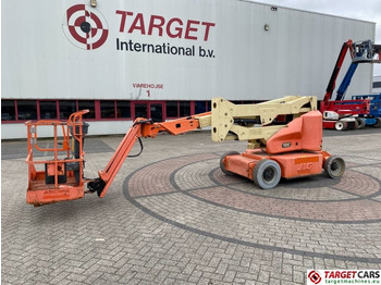 Zglobna platforma JLG