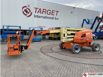 Zglobna platforma JLG