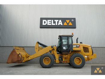 Utovarivač točkaš CATERPILLAR 930M