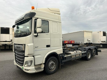 Kamion za prevoz kontejnera/ Kamion sa promenjivim sandukom DAF XF 480