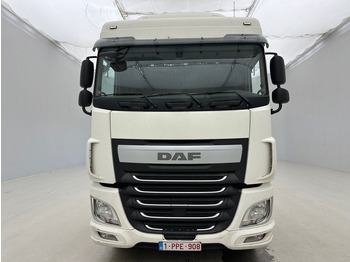 Kamion sa golom šasijom i zatvorenom kabinom DAF XF 460 Space Cab: slika 2