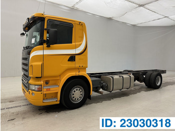 Kamion sa golom šasijom i zatvorenom kabinom SCANIA R 340