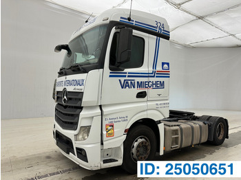 Tegljač MERCEDES-BENZ Actros 1842