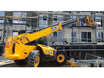 Teleskopski upravljač JCB
