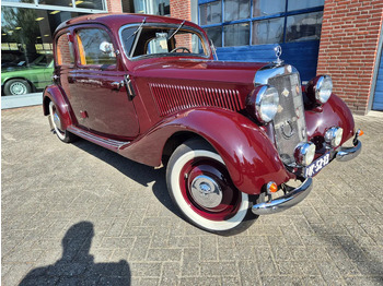 Limuzina MERCEDES-BENZ