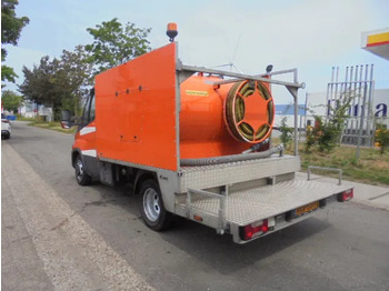Dostavno vozilo Iveco Daily 35C14: slika 4