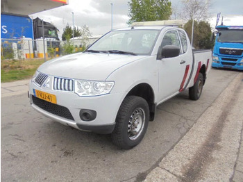 Pikap MITSUBISHI L200