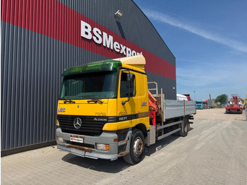 Kamion sa tovarnim sandukom MERCEDES-BENZ Actros 1831