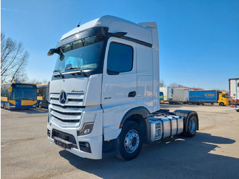 Tegljač MERCEDES-BENZ Actros 1845