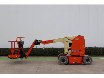 Zglobna platforma JLG