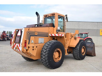 Utovarivač točkaš CASE