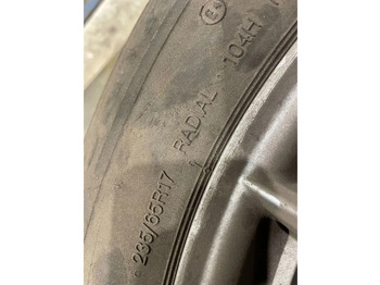 Шины и диски za Automobil Continental Continental banden met velgen 235/65 R17: slika 4 Шины и диски za Automobil Continental Continental banden met velgen 235/65 R17: slika 4