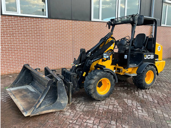 Kompaktni utovarivač guseničar JCB 403