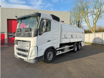 Kamion cisterna VOLVO FH