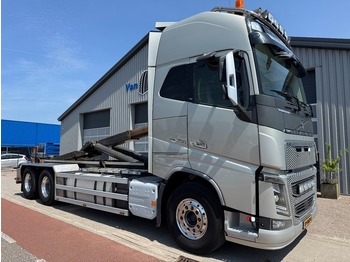 Kamion sa hidrauličnom kukom VOLVO FH16 750
