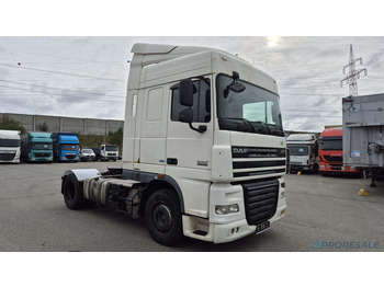 Tegljač DAF XF 105 460